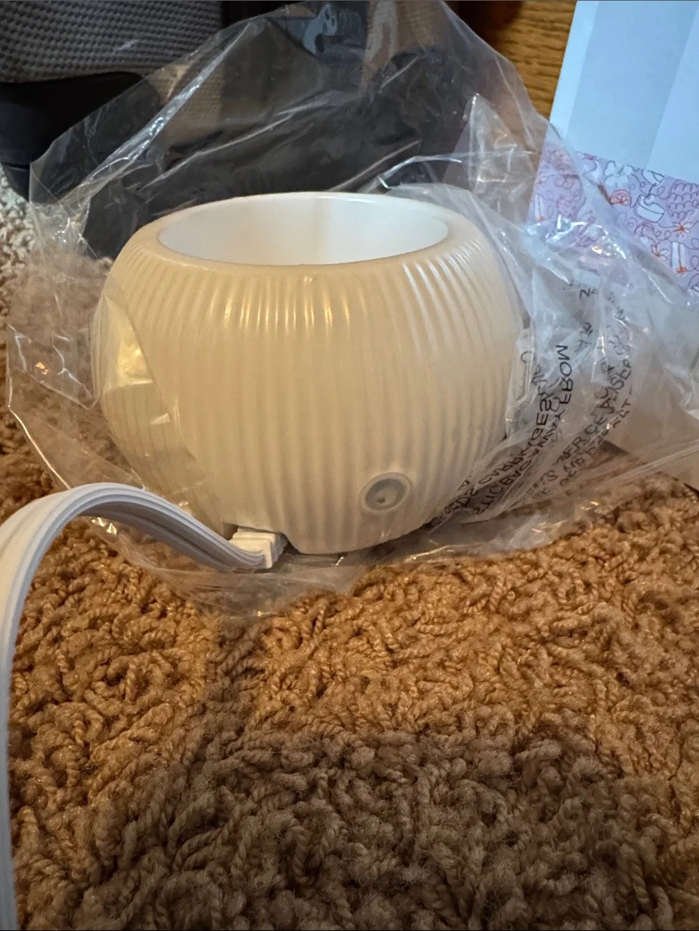 Scentsy ceramic warmer